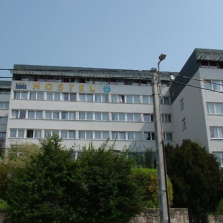Imola Hostel เอ็กเกอร์ ภายนอก รูปภาพ