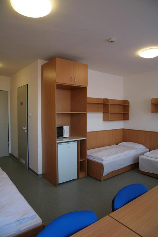 Imola Hostel เอ็กเกอร์ ห้อง รูปภาพ
