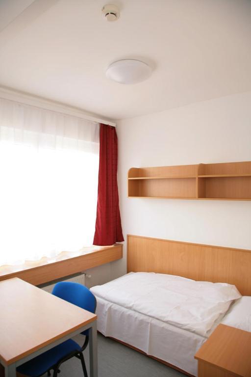 Imola Hostel เอ็กเกอร์ ห้อง รูปภาพ