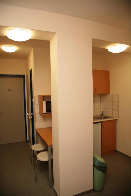 Imola Hostel เอ็กเกอร์ ห้อง รูปภาพ