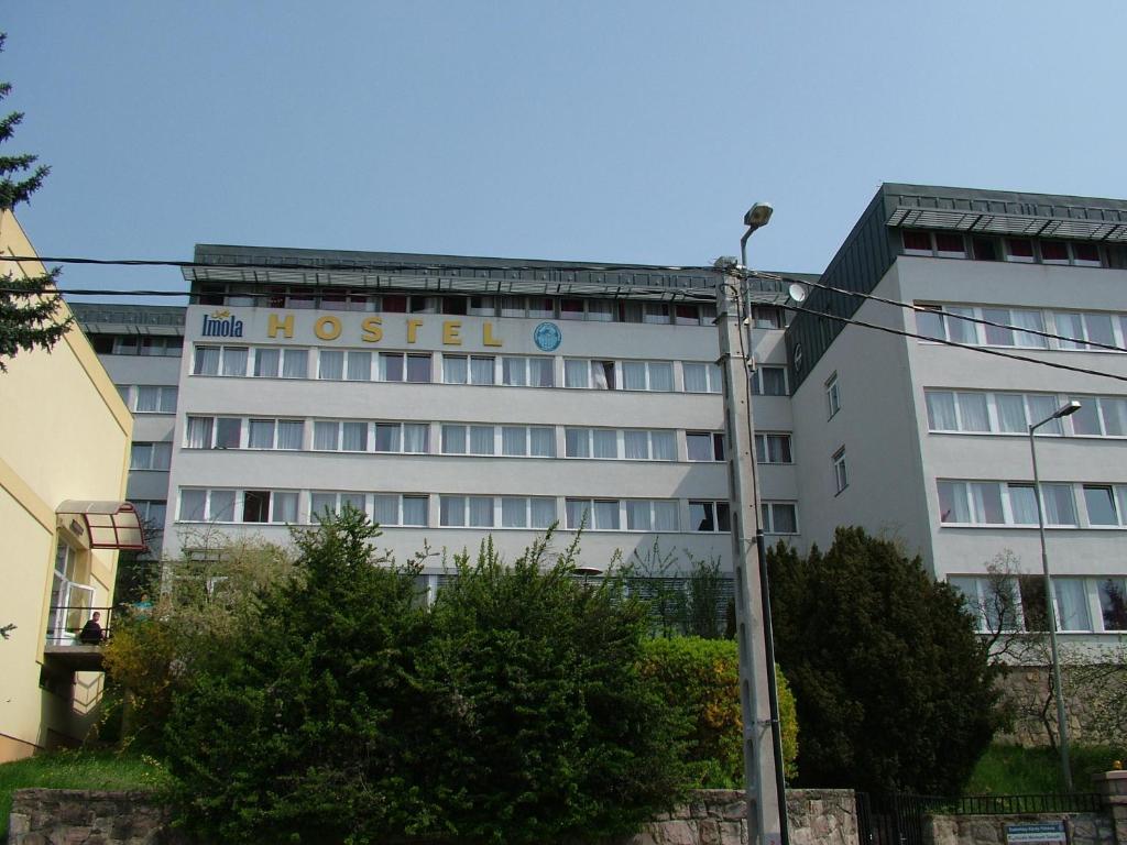 Imola Hostel เอ็กเกอร์ ภายนอก รูปภาพ