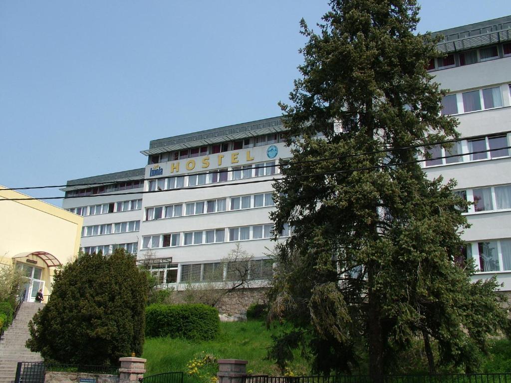 Imola Hostel เอ็กเกอร์ ภายนอก รูปภาพ